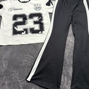 Girls 2-Piece Outfit – Princess #23 Top + Flared Pants – Size XL ( 11 years )